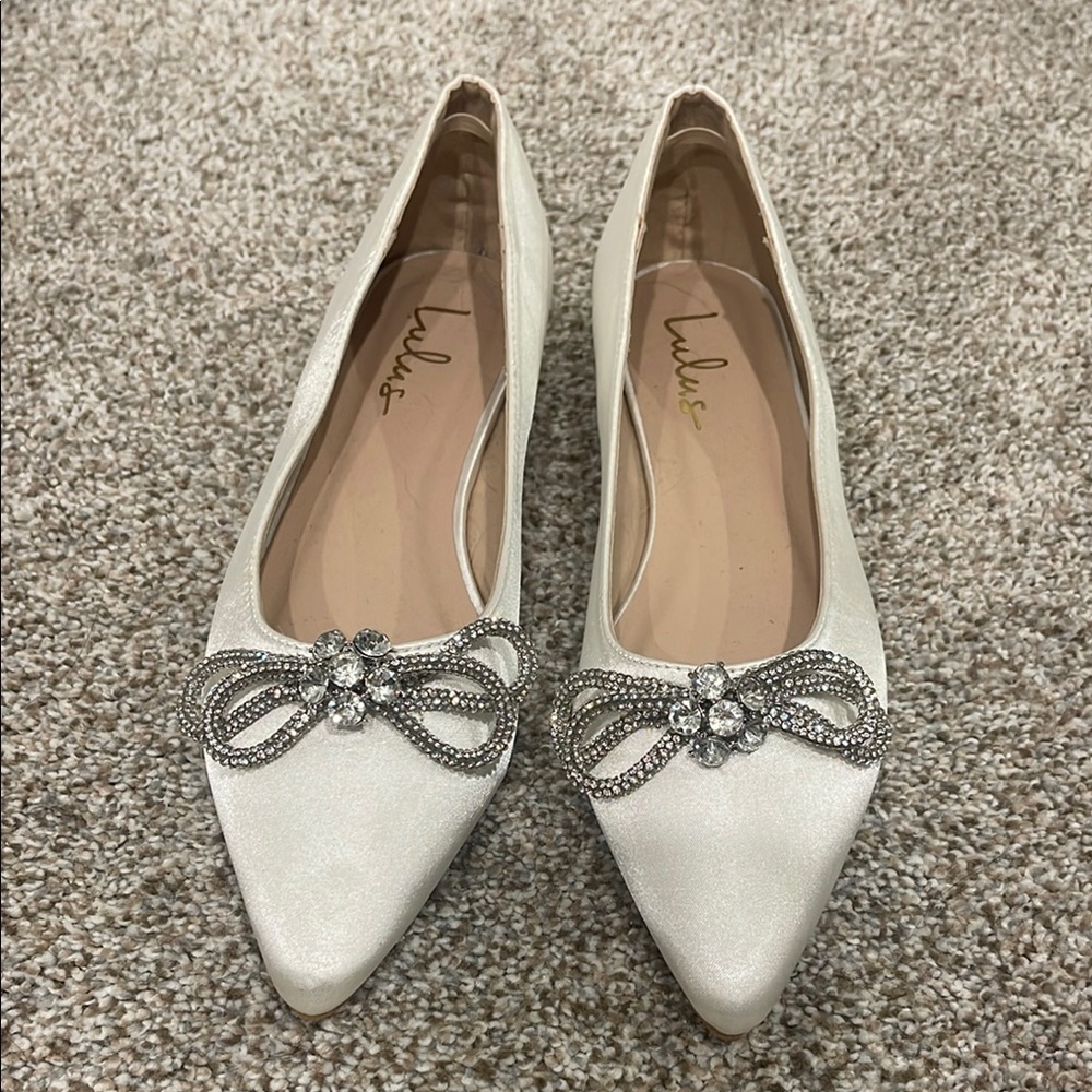 Lulu's White Women's Shoes with Rhinestone Bow